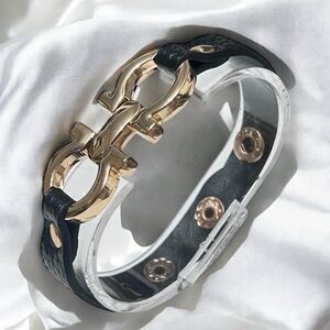 Chic Black Leather Bracelet with Gold Accents☑️
